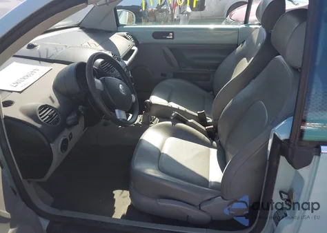 2006 Volkswagen New Beetle 2.5 из США, поврежденный, VIN 3VWRF31Y66M307588